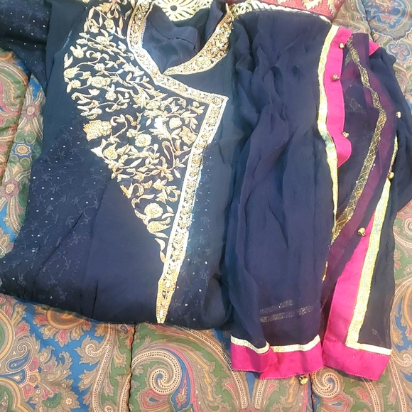 Pakistani/ Indian Black Party Dress-preowned (Medium) - Picture 1 of 12